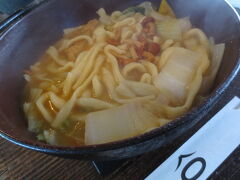 11：00　ほうとう不動　河口湖北本店

開店直後で席は空いてるけどほうとうが出てくるまで30分以上待ちました。
数百人は入る大きなお店だから仕方ないな。

不動ほうとう　1050円


駐車場有り