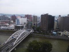 ホテルの部屋からの景色（北上川と開運橋）
