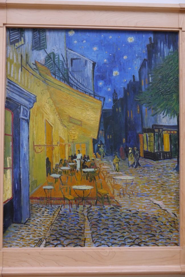 フラッシュ無しなら撮影ＯＫという気前の良い美術館<br /><br />●ゴッホ：夜のカフェテラス<br /><br />