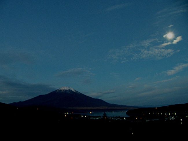 山中湖の夜景。
