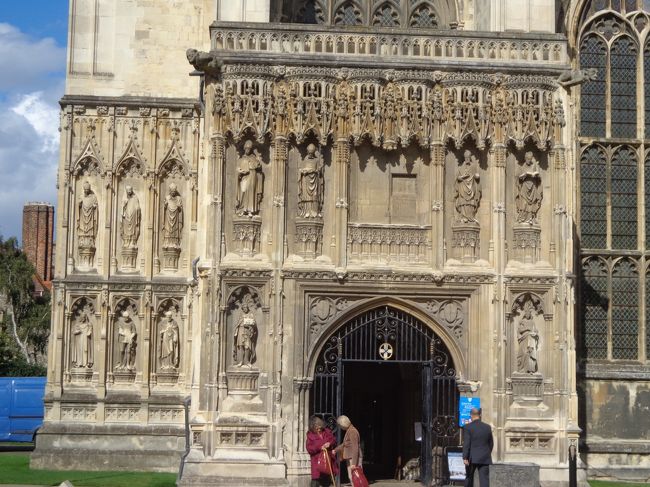 色んな聖人さんたちが私を歓迎してくれています。