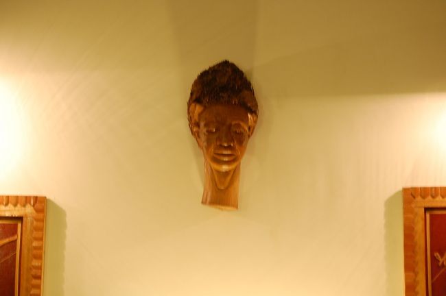 このお面がね・・怖いのよ・・<br />しかし、「きっと何かを祓ってくれている」と超前向きに考えてみました。