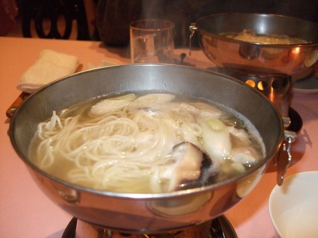 ご飯物は、地養鶏の煮込みソバ。