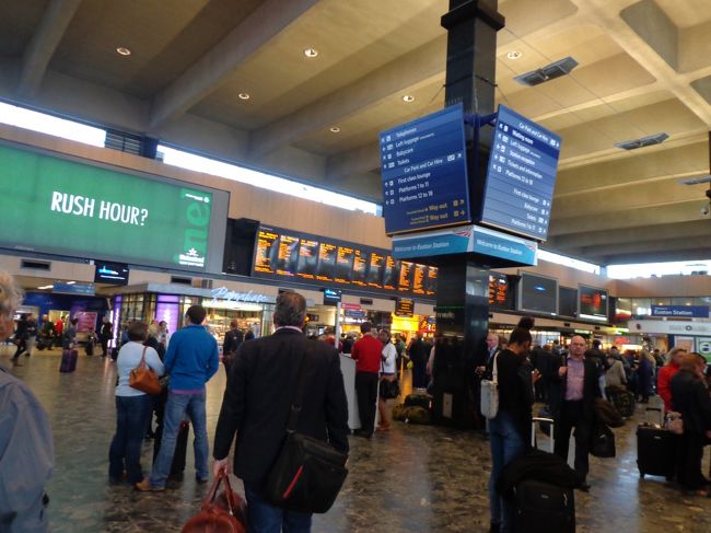 結局、ホテルからチャリングクロス駅まで歩いていきました。