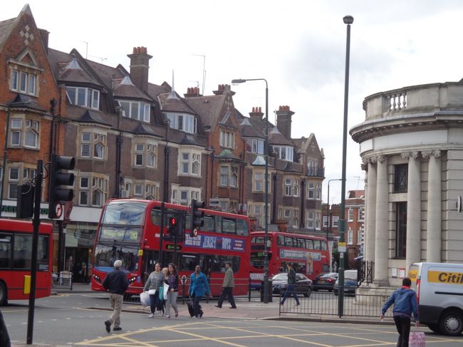 ユダヤ人が多い街らしく、もみあげカールした超正統派のユダヤ人男性を何人か見かけました。