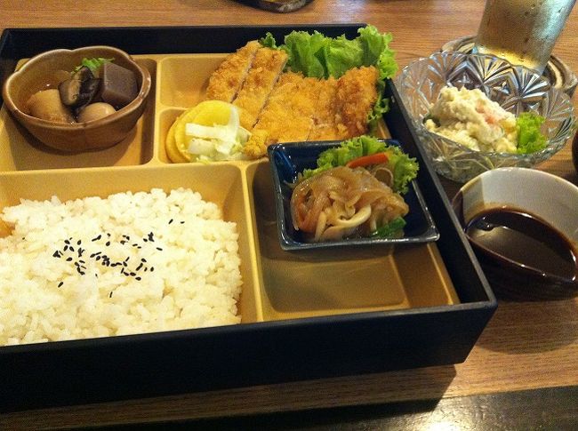 プロンポンの「にしむら」でランチしたり、<br />