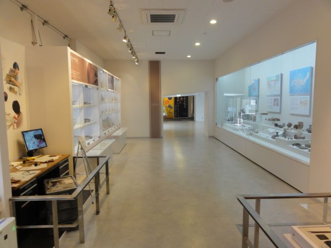そこそこの　「展示量」　です。<br /><br /><br />発掘調査の　「出土品」　を展示しています。