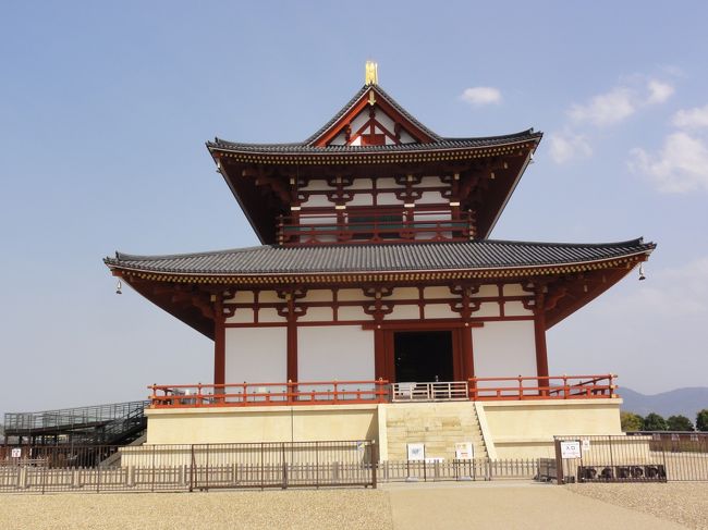 「免震装置」　が採用されてます。<br /><br /><br />「リニアスライダー」、「積層ゴム」、「粘性体ダンパー」　などの免震装置が備わっているそうです。