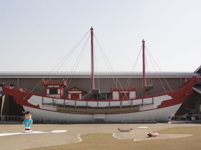 「遣唐使船復原展示」　。<br /><br /><br />こちらも　「推定復原」　です。