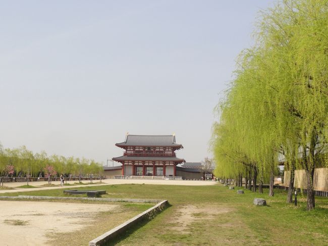 「夜」　には　「朱雀門」　が　「ライトアップ？」　されているとの情報も。<br /><br /><br />「朱雀門」　の近くが　「国道１号線」　です。　