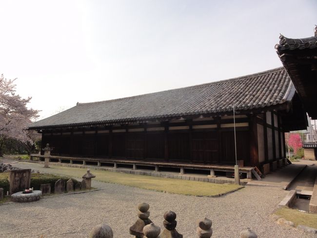 「極楽坊禅室」　も　「奈良時代」　の　「僧房」を　「鎌倉時代」　に改造したものです。