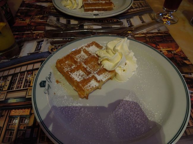 本場のワッフル。<br />あっさりしていて食べやすい。クリームもくどくなくペロリと食べることができます。