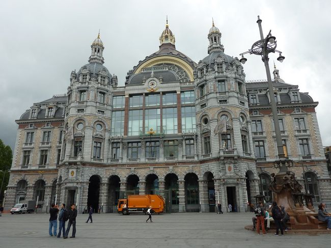 ユーレイルパスを使ってアントワープに出かけてみます。<br /><br />http://blog.livedoor.jp/qz2010il/archives/1543562.html<br /><br />