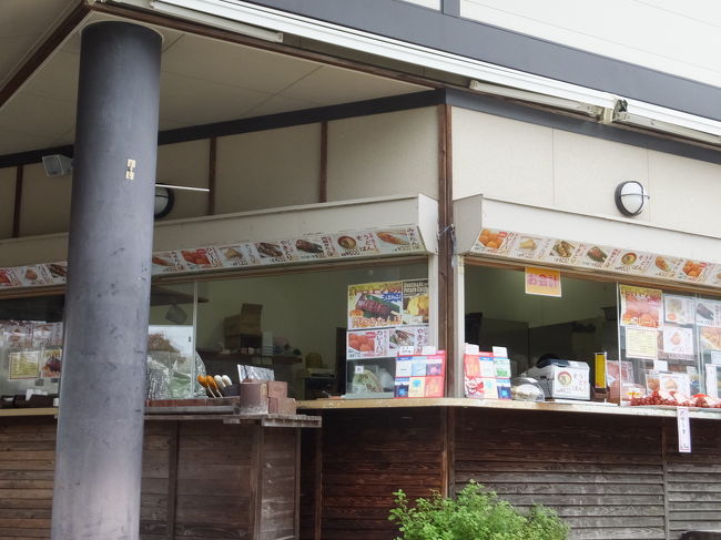 １番手前に軽食コーナーもあります。<br />