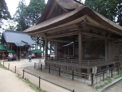 中尊寺能楽殿
金色堂の向かい側の鳥居をくぐって進むと、白山神社能楽殿がある。
最も奥にあり、入口から1km。