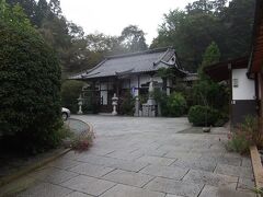 天麟院
瑞巌寺の並びにあり、徒歩3分。瑞巌寺同様伊達家の菩提寺であるが、観光客はほとんどいない。
境内はあまり広くなく、拝観目安は10分。
御朱印は本堂右の庫裏にて頂ける。