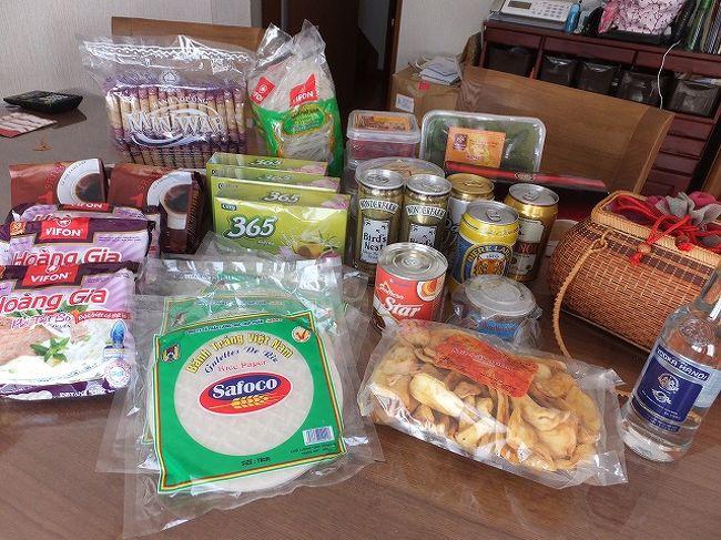 ホテルに戻る前にスーパーへ。<br />やっぱ現地のスーパーがおもしろい！<br /><br />昨日行ったスーパーは入り口でロッカーに荷物を全部預けてからの入店でしたが、今日行ったフィビマートはロッカーはあるけれど、観光客はそのまま入店ＯＫでした。<br /><br />食品をたくさん購入しました。やっぱ主婦！（笑）<br /><br />ホテルピックアップは２０時、最終日でも十分遊ぶことが出来ました。<br /><br />ただ・・・<br />台風の影響で復路の飛行機が２時間遅れで出発。<br />０１：３０ですよ！？<br /><br />さすがにこれはきつかった。<br />でもこれだけでしたね、悪かったことは。