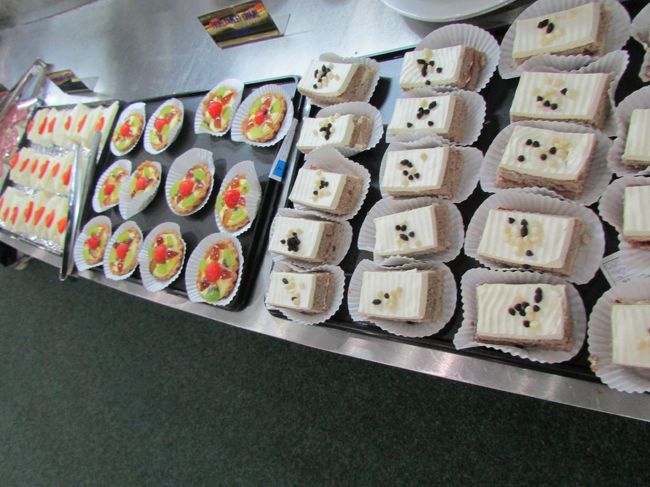 いろいろなお料理がありましたが・・・お腹がいっぱいで・・・手がでません!