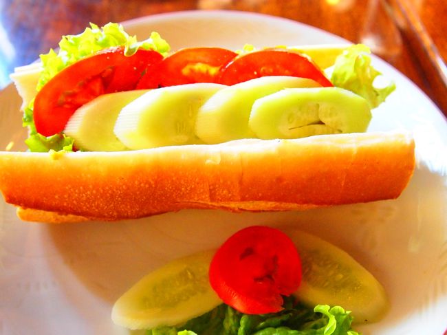 凄いバリュームです!!!<br />量が多いです! 中身はいろいろな種類がありました〜<br /><br />頑張ってほおばり、お腹いっぱいです<br />〜(^-^/