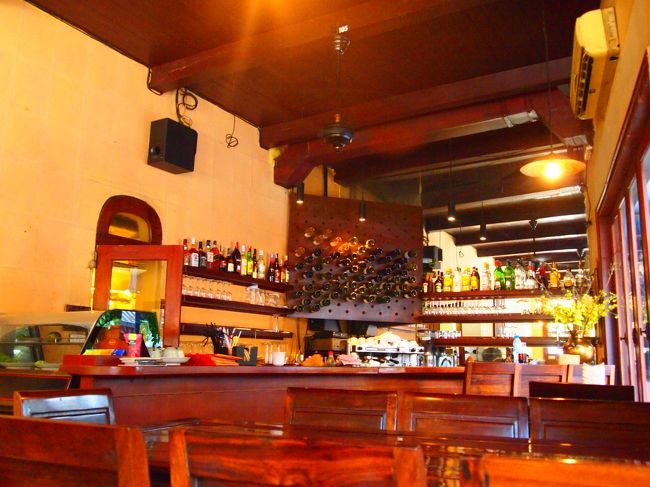 ハノイで゛外国人の人気のお店　サンドイッチ・カフェのリトルハノイへやってきました〜〜<br />フランスパンのサンドイッチ　パインミーを食べるのが目的です!<br />