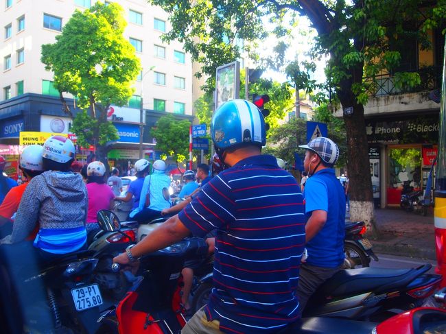 外に出るとまたバイク集団が・・・