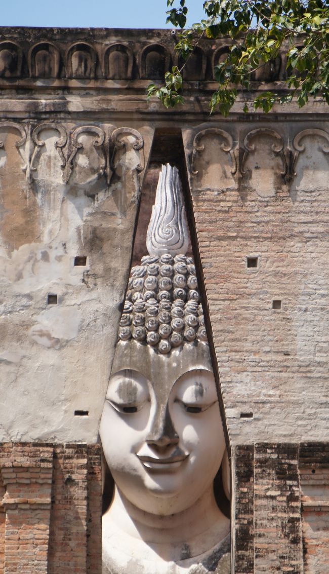 Sabaai! Northern Thailand（20）スコータイ遺跡を参拝して