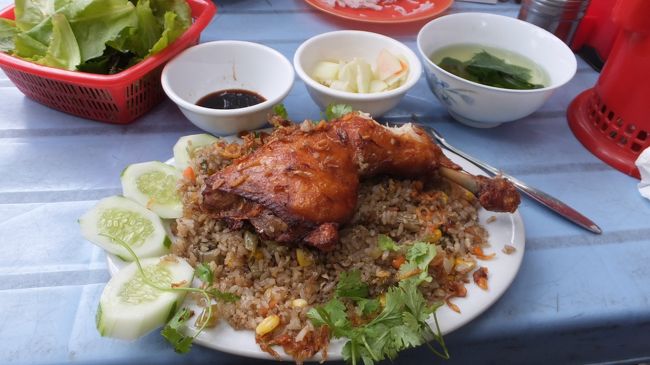 これで４５０００ドン（約２２５円）<br />激うま。<br />一口食った後「撮らなきゃ」て思った。