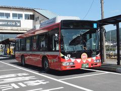 　さて、今日のお目当てはJRの休止区間（実質廃止）を走行しているBRT（bus rapid transit）である。
　まずは8時59分発の盛行のBRT（大船渡線代替）に乗り込む。大船渡線は道路とかけ離れた場所に敷設されているところも多いため、しばらくは専用道路（元は線路であったところ）ではなく一般道を走行していく。小友の停留所からは、専用道路を走るようになった。
　終点の盛には10時15分に到着した。しばらく町内を散策し、駅へ戻って10時45分発のBRTに乗り込んだ。往路は10人くらいの客がいたが、今度は私1人だけである。

＠出発前