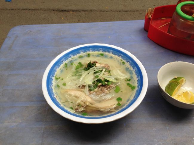 四日目。<br />ベトナムといえばフォー。<br />朝飯で。