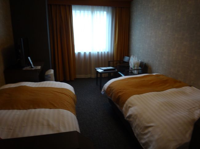 　京都の宿は「ドーミーイン　京都」です。<br />もちろん　温泉付きです<br />　京都の宿は　全体的に高いですね・・<br />でも　温泉ついているなら　こんくらいかな？<br />　一泊　２人で１４０００円　朝食付き<br /><br />