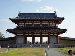 タクシーに乗ったら「ならまち」から2,000円も・・・(>_<)
ぐるっとバスなら100円だったのに・・・
http://www.nara-access-navi.com/season-bus/

平城宮跡朱雀門です。