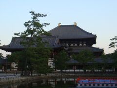 〜10月14日朝〜
この日は朝から奈良公園をお散歩・・・