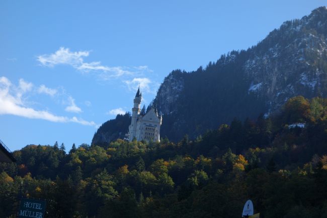 お〜！<br />ノイシュバンシュタイン城に近づいてます