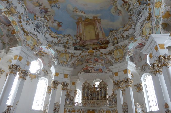 すごいロココ調<br />外からは想像つきません。