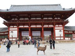 中門です。ここからは入場料を払って、いざ大仏殿へ！