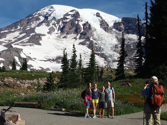  Paradise/ Alta Vista TrailとSlyline Trailがここパラダイスで合流します。