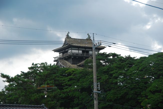 丸岡城天守（霞ヶ城）<br />丸岡霞郵便局の目の前でしたが時間がないので金沢に戻ります。<br /><br /><br />