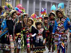 【ブエノスアイレスでボリビア・カーニバル】

本当のガチ・インディオ系の方々は、ペルー・ボリビア・エクアドルに多いようです。