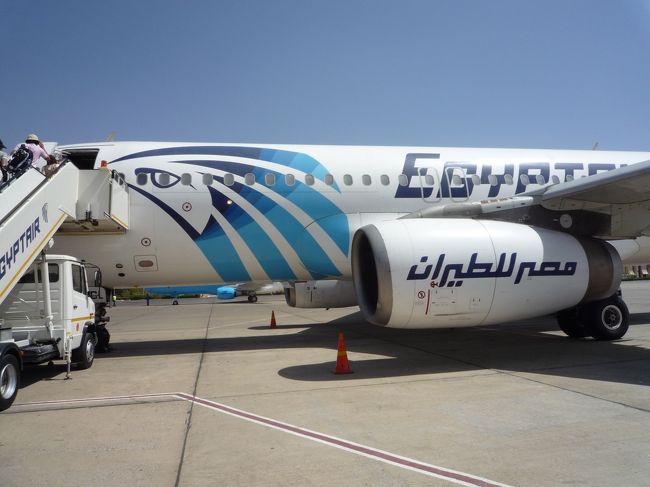 アスワン→アブシンベルに移動