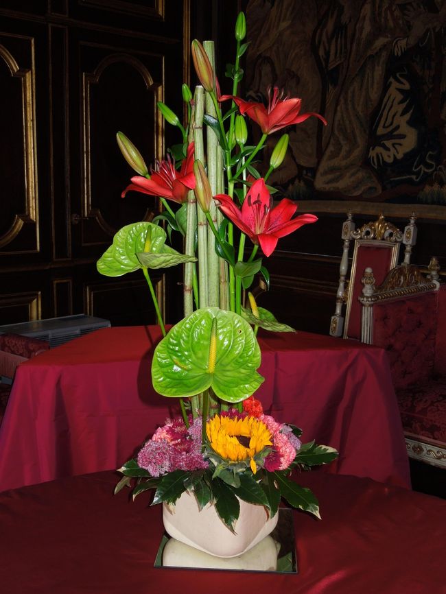 花は至るところに飾られてました。