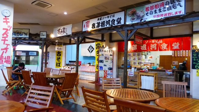 ソーキそば、沖縄そば関係のお店が多いです。