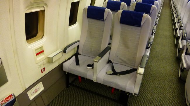 復路便は、非常口席の窓側である２１Ｋ席を事前座席指定していました。