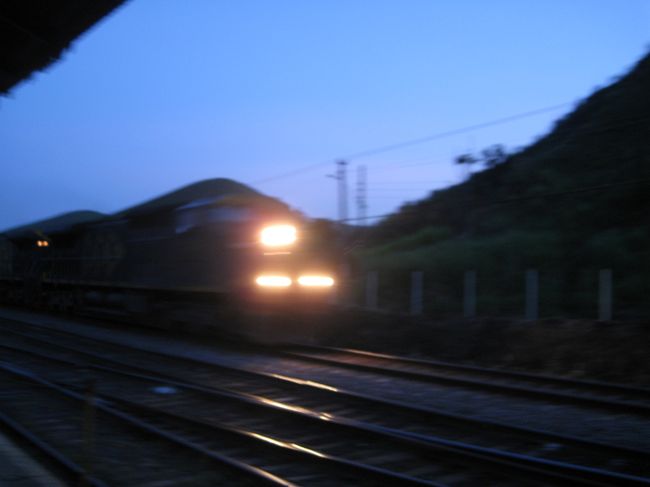 通過列車<br /><br />　１３２両連結鉄鉱石運搬貨車