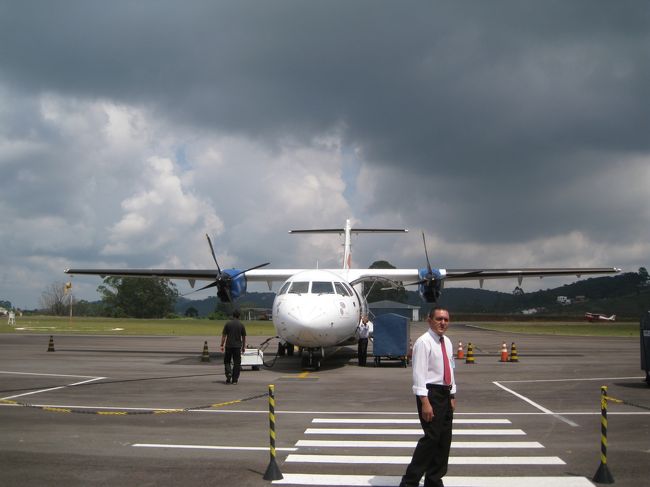 ジュイス・デ・フォーラ空港で<br /><br />　こんな小さな町なのに今は空港が２つある