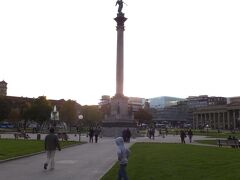 宮殿広場。昔このあたりもブラブラしたはずだけど、あんまり記憶にないなぁ・・