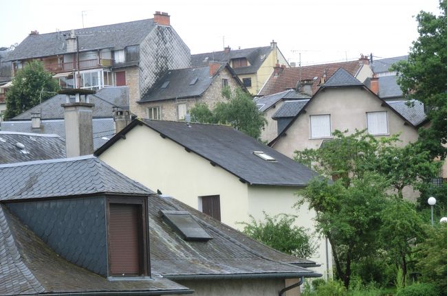 幸いにも、街歩きの間中、雨は止んでいた。