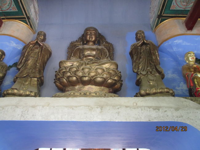 中国・歴史の旅（106）「相国寺」の五百羅漢堂を出て蔵経堂へ