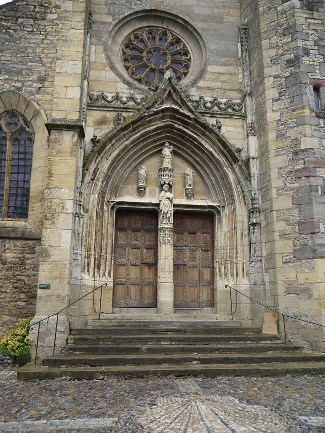 教会の正面です。