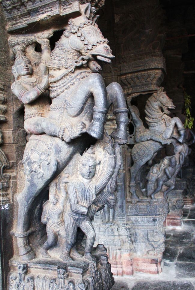 南インド・タミル紀行（2） 躍動する神々の石柱群 カーンチプラムの
