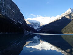 レイクルイーズに到着です。
何回来ても良い！
季節が違ければ表情が違うし、同じ時期でも、何度見てもかんどうする。
